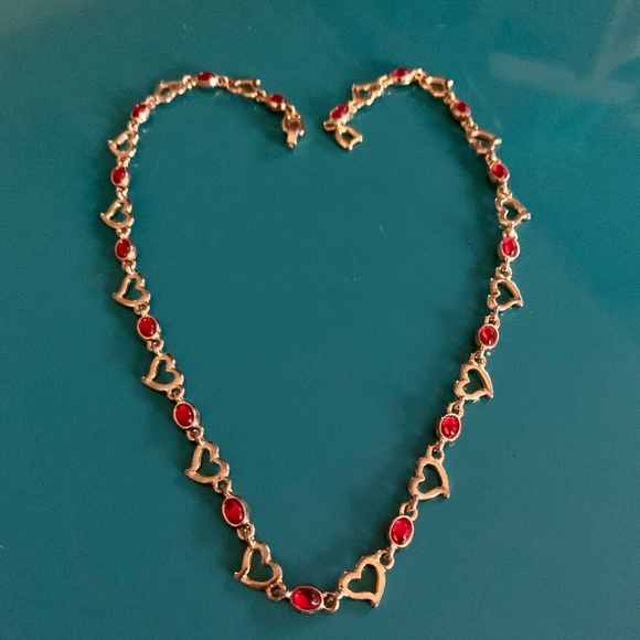 ♥️♥️ Vintage 70's Park Lane Red & Gold Heart Necklace - Gold Heart Jewelry - Picture 1 of 11